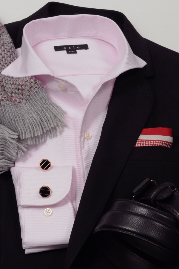 ブラック系スーツやジャケット×ピンクシャツを合わせた秋のコーディネート | シャツの専門店 ozie｜オジエ