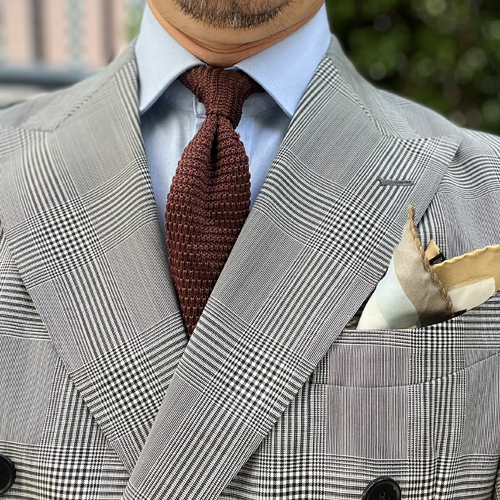 ozie|オジエ　モヘア混の夏素材スーツ+シルク100％茶色のニットタイ