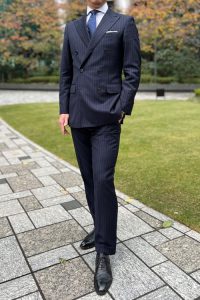 ozie|オジエ　①黒のストレートチップ+ネイビースーツ