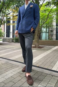 ozie|オジエ　ネイビージャケット+白シャツ+グレーパンツ1