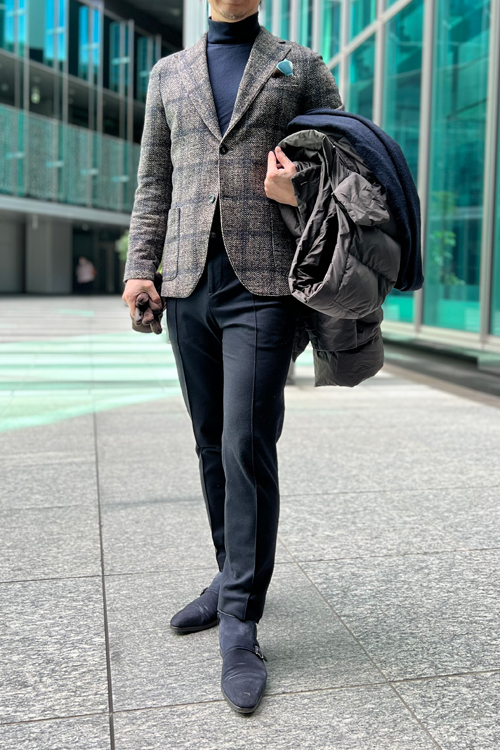 ozie|オジエ　ジャケットとタートルネックコーディネート例1