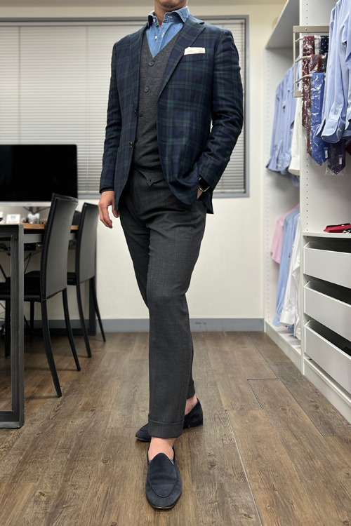 ozie|オジエ　ジャケット+シャツにノーネクタイでカーディガンのコーディネート例1