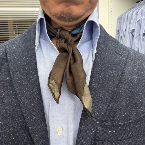 ozie|オジエ 華やかなVゾーン・スカーフ