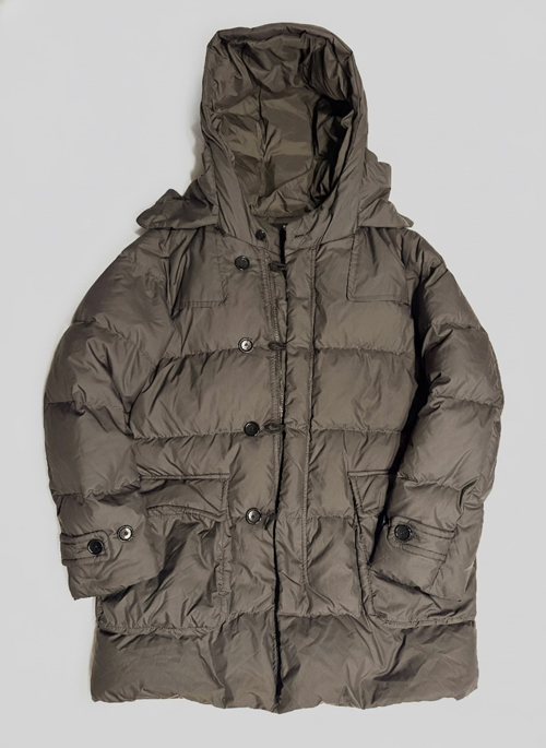 ozie|オジエ　私が所有しているスーツの上に着る想定での着丈が長いダウンジャケット