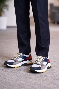 ozie|オジエ　靴がカジュアルすぎるNG